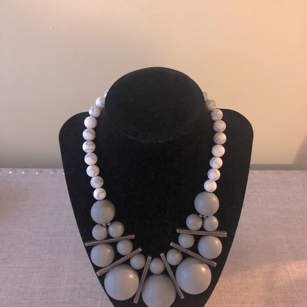 Stunning Beaded Necklace!
